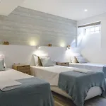 4U Lisbon VI Guesthouse Airport
